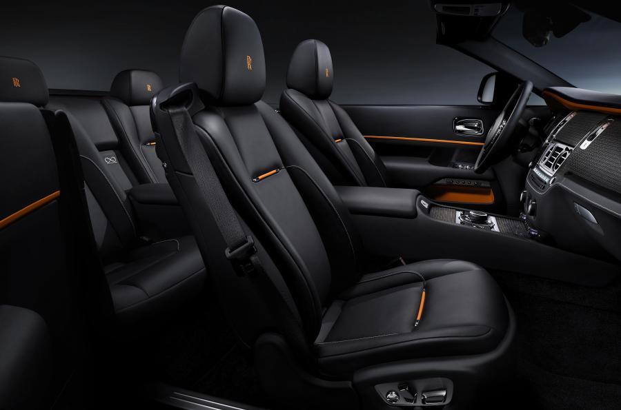 Интерьер Rolls-Royce Dawn Black Badge 2017 года  (WW) (фото 4 из 10)